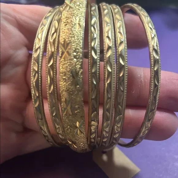 Intricate gold Bangle Set - Picture 2 of 2
